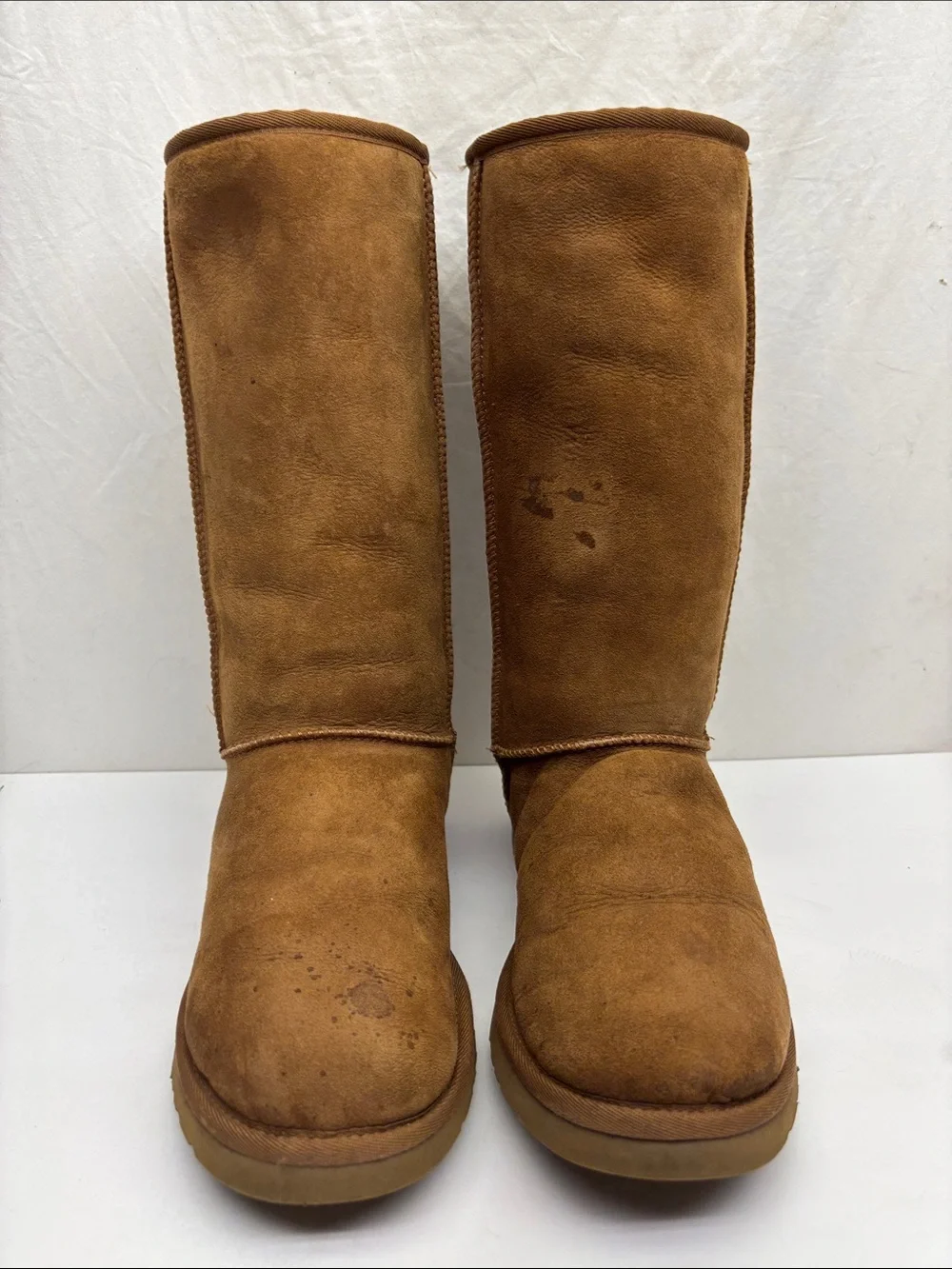 UGG Classic Tall Suede Winter Boots in Chestnut Brown, SZ 8, box 5